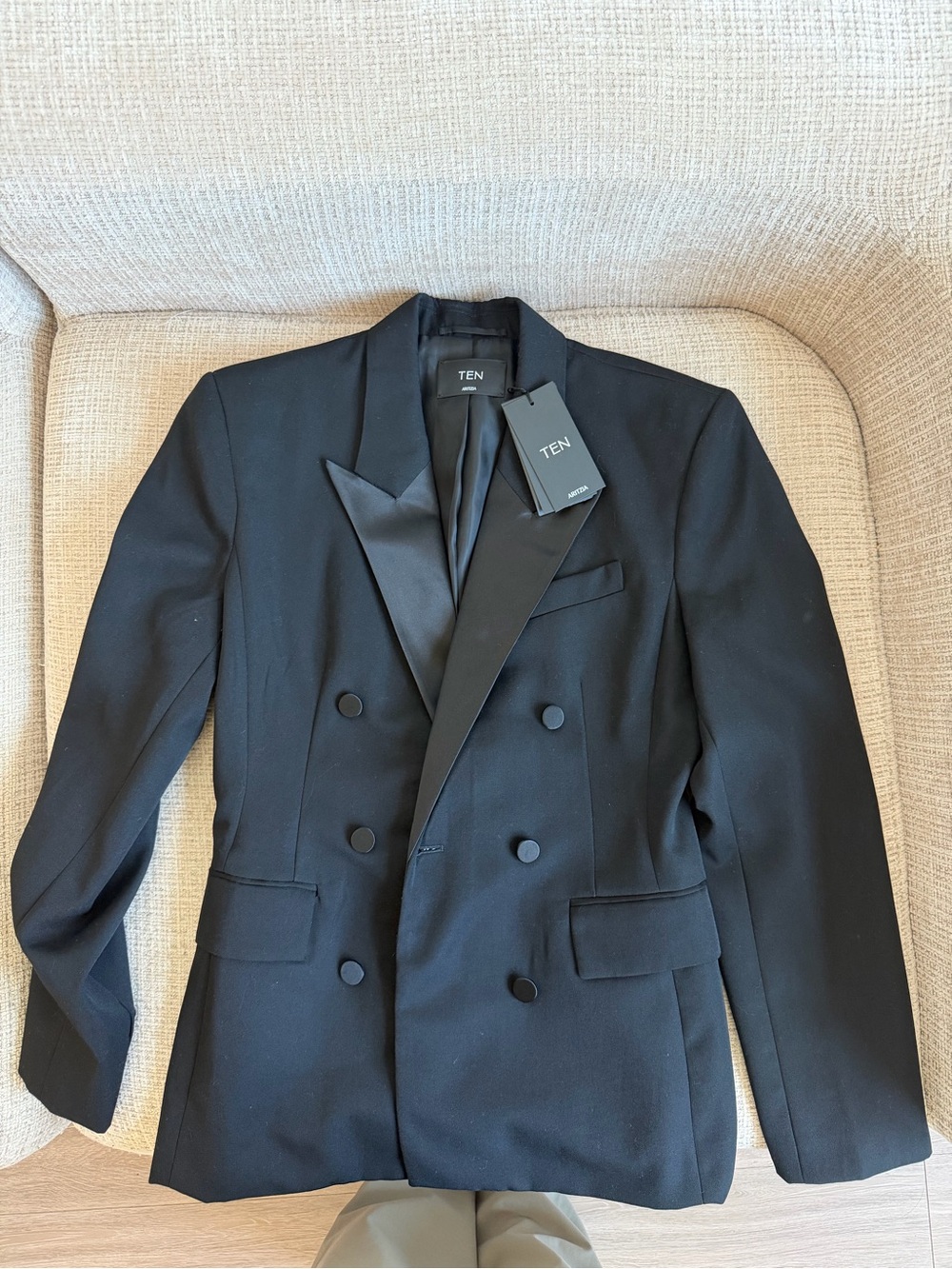 Aritzia TEN Black Double-Breasted Satin Lapel Tuxedo Blazer